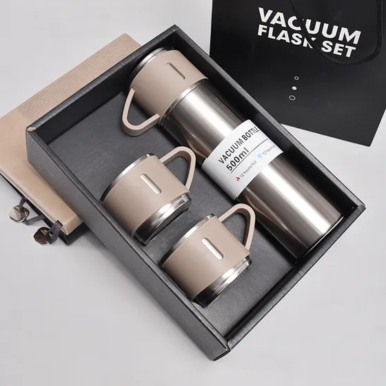 Garrafa Térmica 500ml Com Kit 3 Xícara Café Chá Revomax Cor Prata/Bege