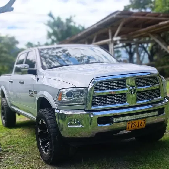 Dodge Ram 2015 5.7 2500 Crew Cab Laramie