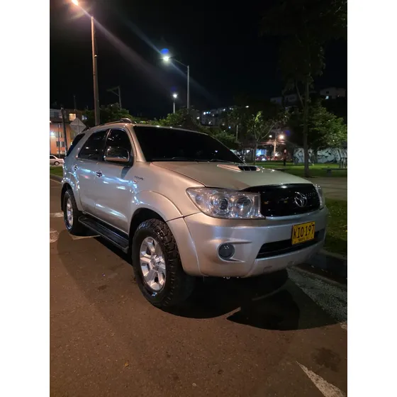 Toyota Fortuner 2010 3.0 Sr5