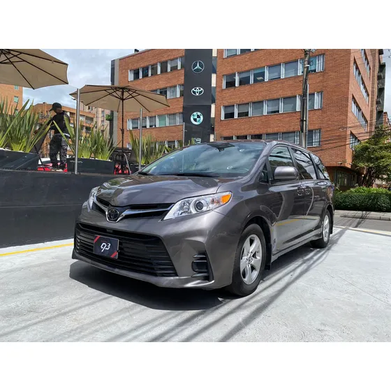 Toyota Sienna Le