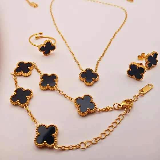 Novo Conjunto Virginia 4 Peças Com Trevo Folheado A Ouro 18k