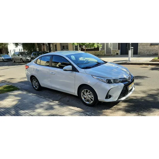 Toyota Yaris 1.5 107cv Xls Pack Cvt Sedan