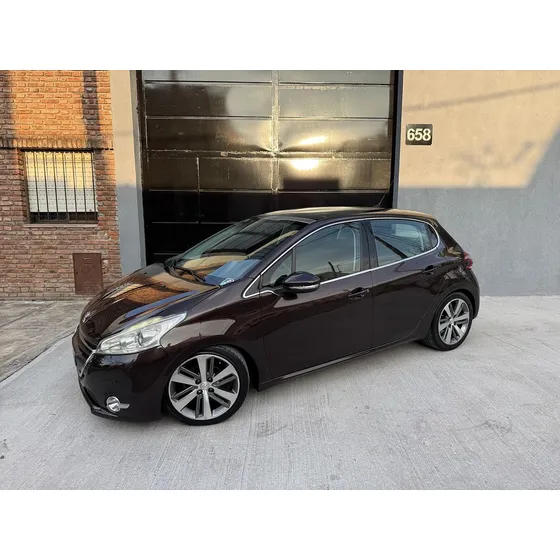Peugeot 208 1.6 Feline