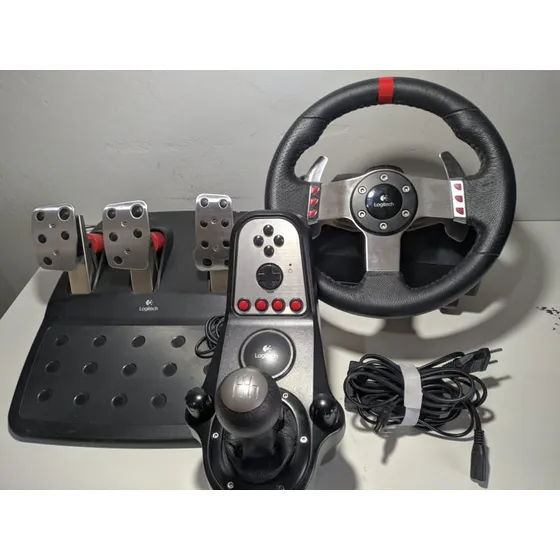 Volante Logitech G27, Com Pedais E Câmbio + Brinde