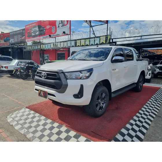 Toyota Hilux 2.4 Mt 4x4 Diesel