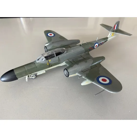 Gloster Meteor Nf.14. Esc. 1/72. Airfix - Montado