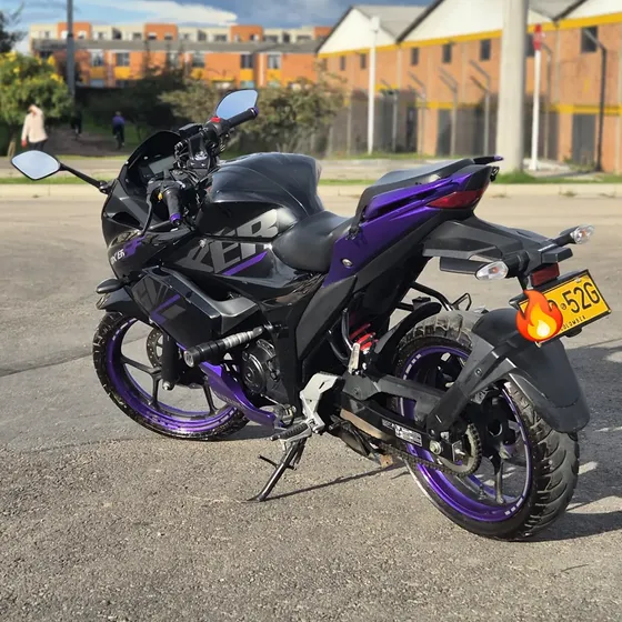 Moto Gixxer Sf 150 Negra Con Morado