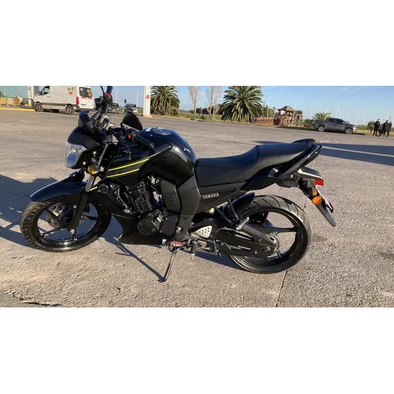 Yamaha Fz16