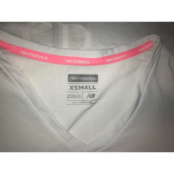 Amf44 Franela New Balance Para Dama Color Blanco Talla Xs