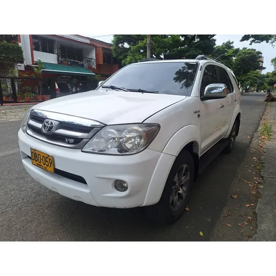 Toyota Fortuner 4.0 Sr5