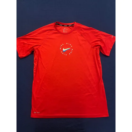 Polera Entrenamiento Nike
