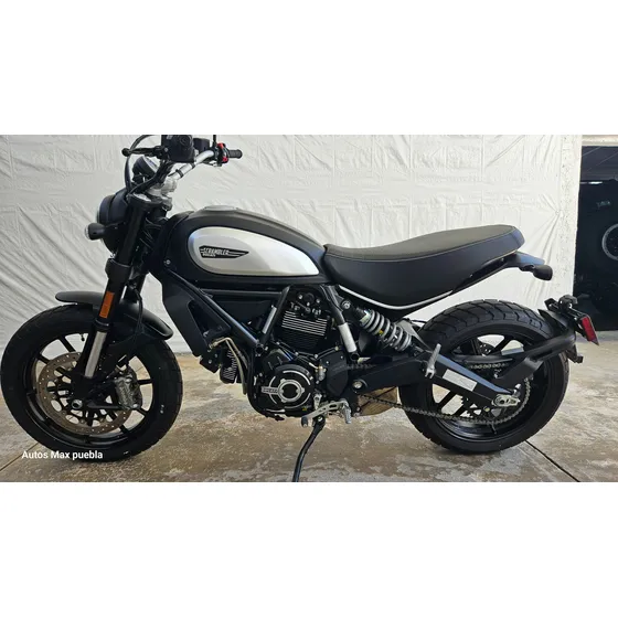 Motocicleta Ducati Crambler Dark Iron 803cc 2022
