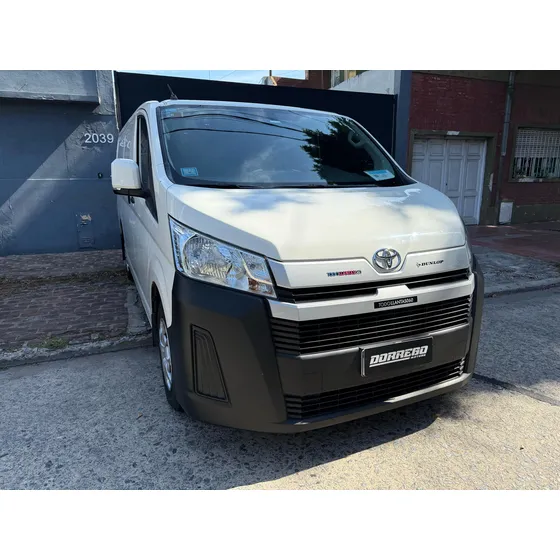 Toyota Hiace 2.8 Tdi Furgón 6at L1h1 3a 4p