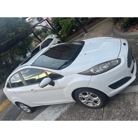 Ford Fiesta 1.6 Sportback Se Mecánica