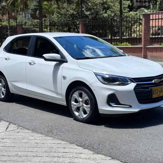 Chevrolet Onix 2022 1.0t Premier Hatch At
