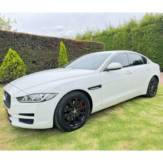 Jaguar Xe 2016 2.0 I4 Pure