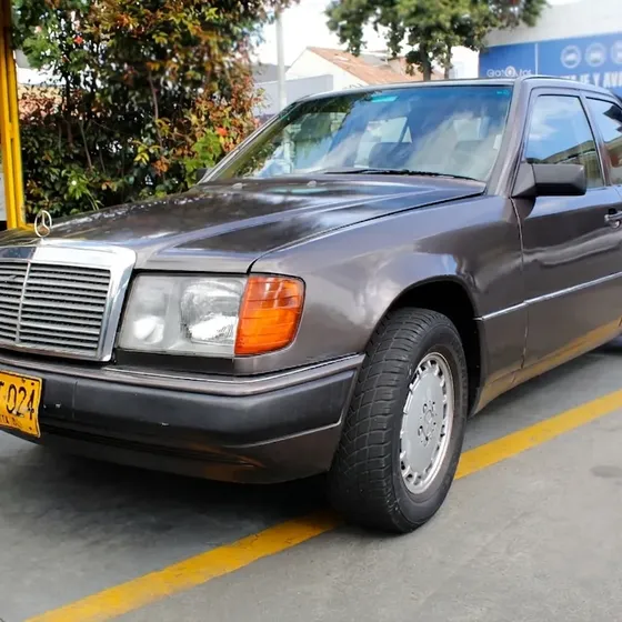 Mercedes-Benz 300e 1989 3.0 Full At