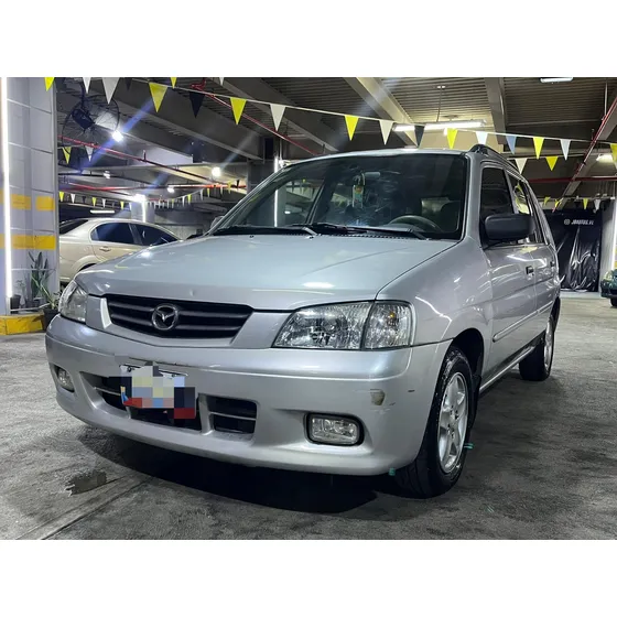 Mazda Demio .