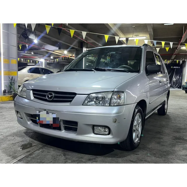 Mazda Demio .