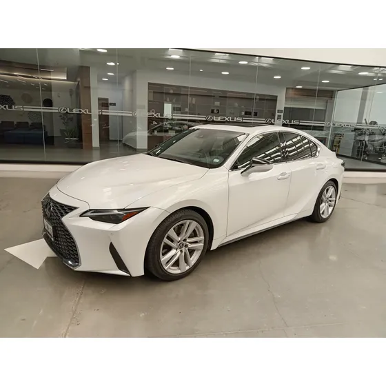 Lexus Is 4p 300 L4/2.0/t Aut