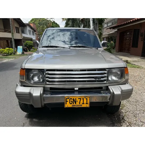 Mitsubishi Montero 3.0 V13
