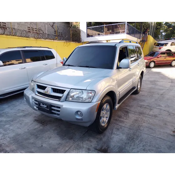 Mitsubishi Montero Americana