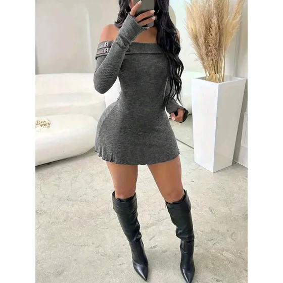 Vestido Mini Ajustado Con Hombros Descubiertos