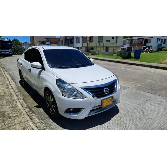 Nissan Versa 1.6 Advance