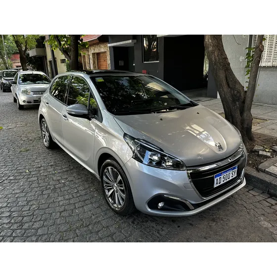 Peugeot 208 1.6 Feline Tiptronic