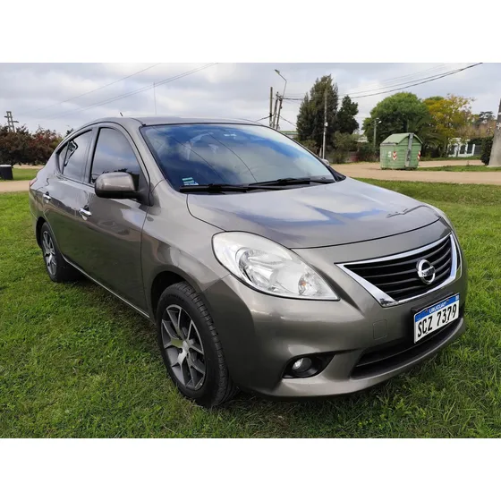 Nissan Versa 1.6 Exclusive Mt