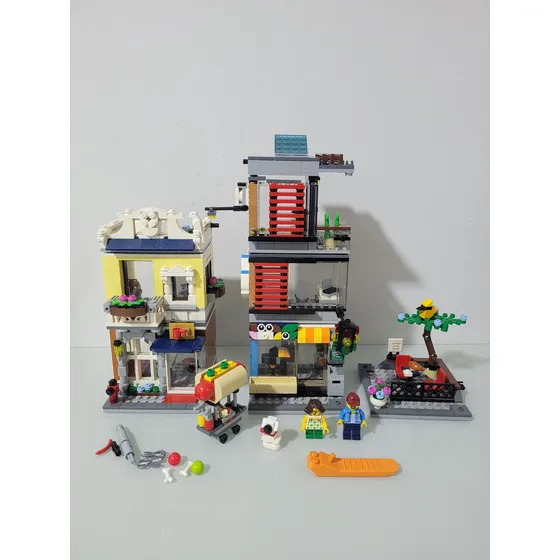 Lego Creator 31097 Casa Da Cidade Com Loja De Animais E Café