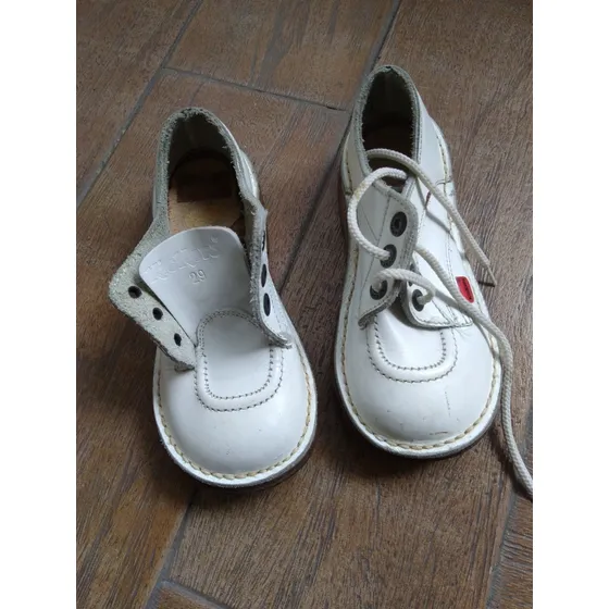 Zapatos Kickers Originales. Blanco. Niño Talla 29. Usados.