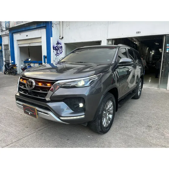 Toyota Fortuner 2.4 Street At 7as