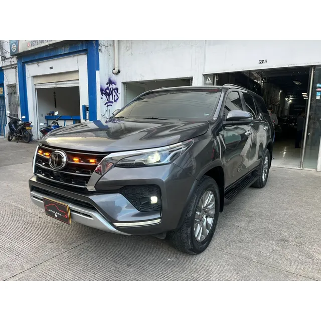 Toyota Fortuner 2.4 Street At 7as