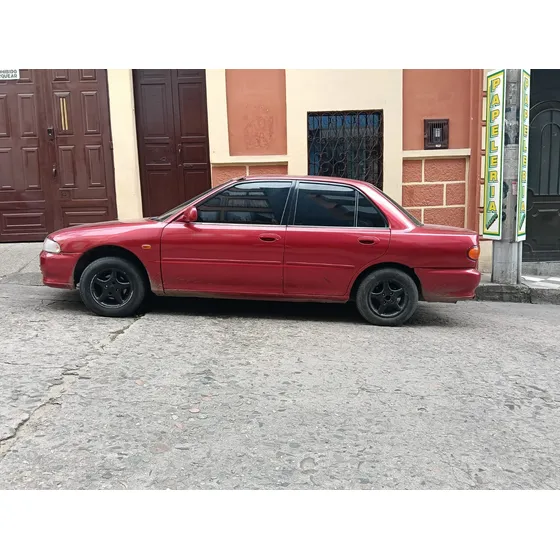 Mitsubishi Lancer 1.5 Glx 5 P