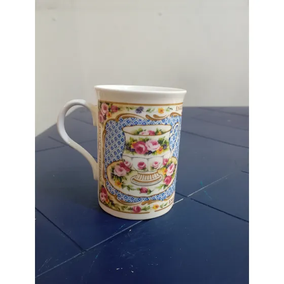 Taza De Porcelana Fina Inglesa De Colección O Decorativa