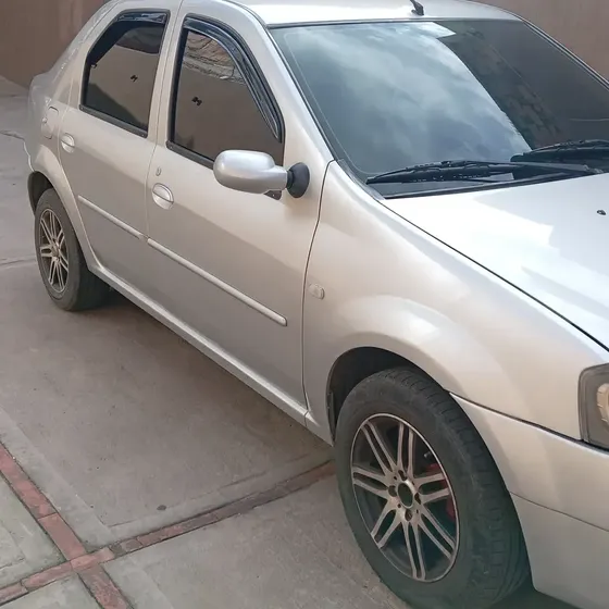 Renault Logan 2009 1.4 Entry Familier