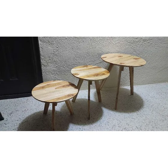 Set De Tres Mesas Auxiliares De Madera Teka Para Sala