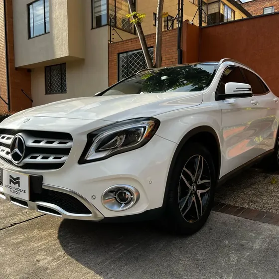 Mercedes-Benz Clase Gla 2020 1.6 200 Urban