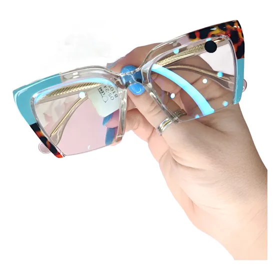 Monturas Para Lentes Correctivos A  La Moda 