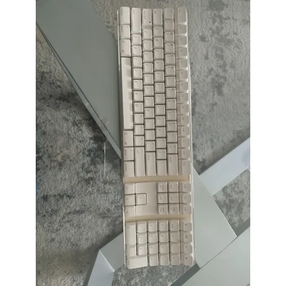Teclado Inalámbrico Bluetooth Apple A1016 Blanco Usado