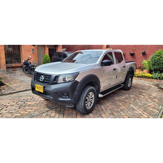 Nissan Np300 Frontier 2.5 Np300 Sabanera 4x2