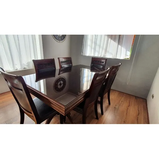 Comedor Cic Extensible Con 6 Sillas + 2 Sitiales 
