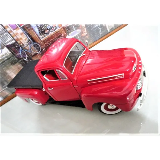 Ford F-1  Pik Up 1948  1/18.road Legends.nueva Espectacular!