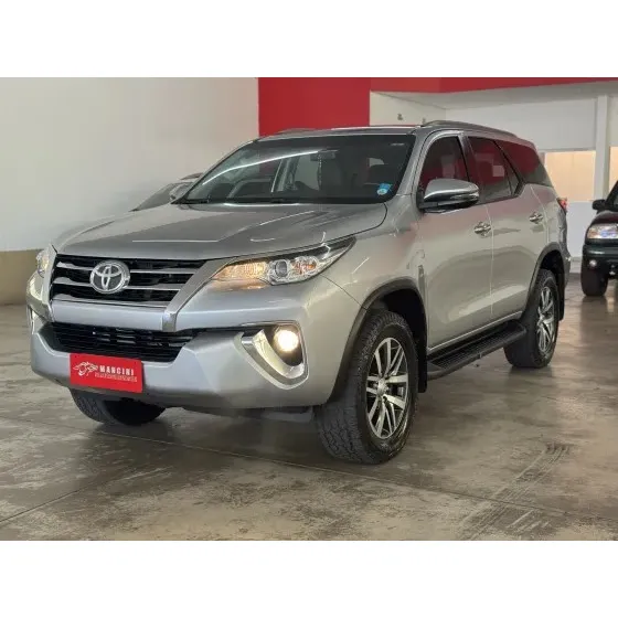 Toyota Hilux Sw4 2.7 Srv 7 Lugares 4x2 16v