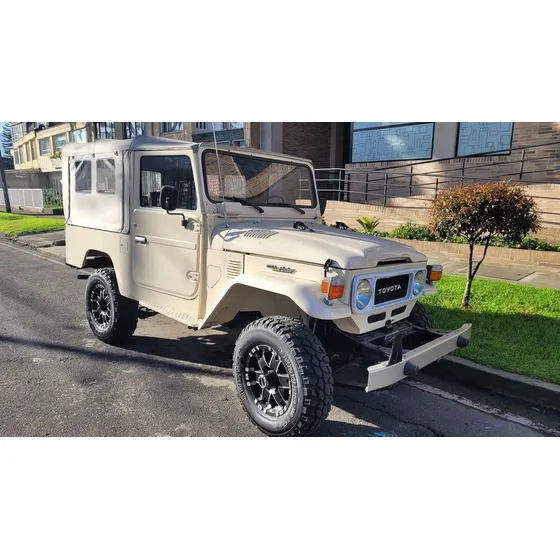 Toyota Fj 43 Modelo 1979, Carpado, Motor 3.5, Color Beige