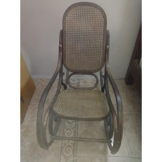 Mecedora De Esterilla Usada
