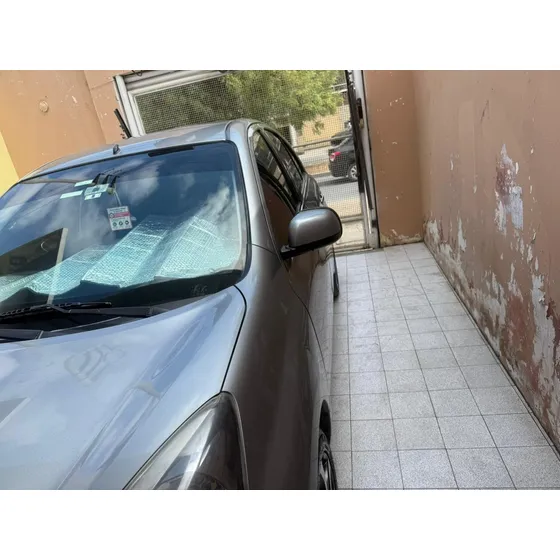 Nissan March Full
