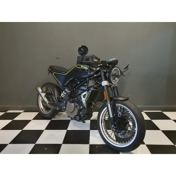 Husqvarna Svartpilen 401 No Ktm 390 Duke Honda Twister Mt03