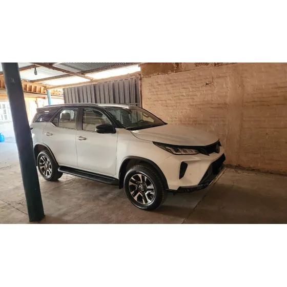 Toyota Sw4 2.8 Tdi Diamond 4x4 6at 7as